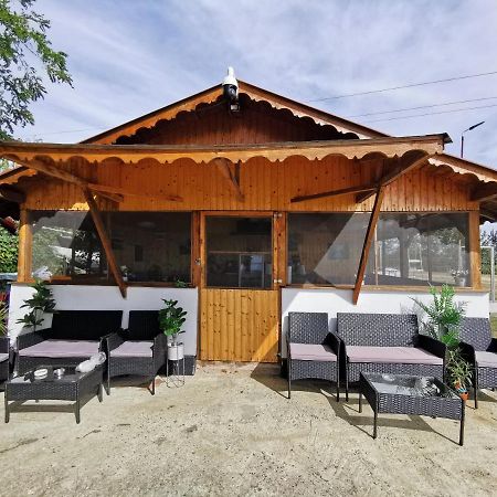 La Nea Paul Guest House Maliuc Exterior foto