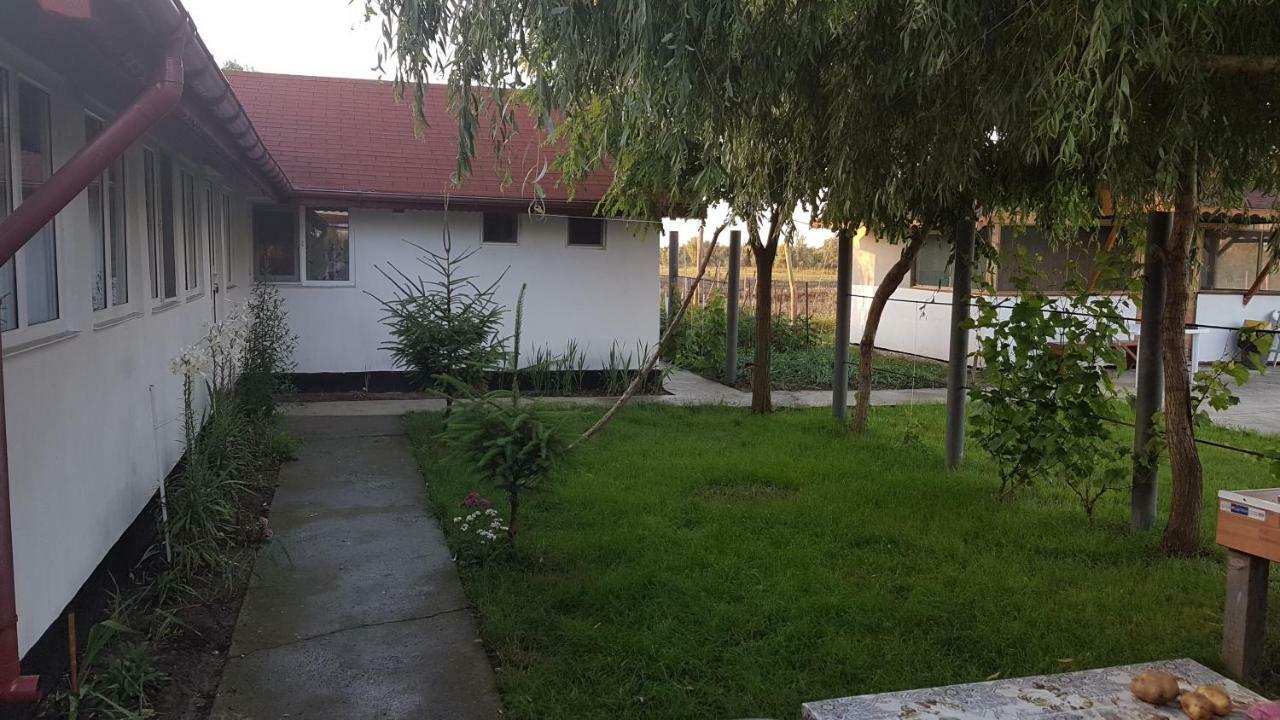 La Nea Paul Guest House Maliuc Exterior foto