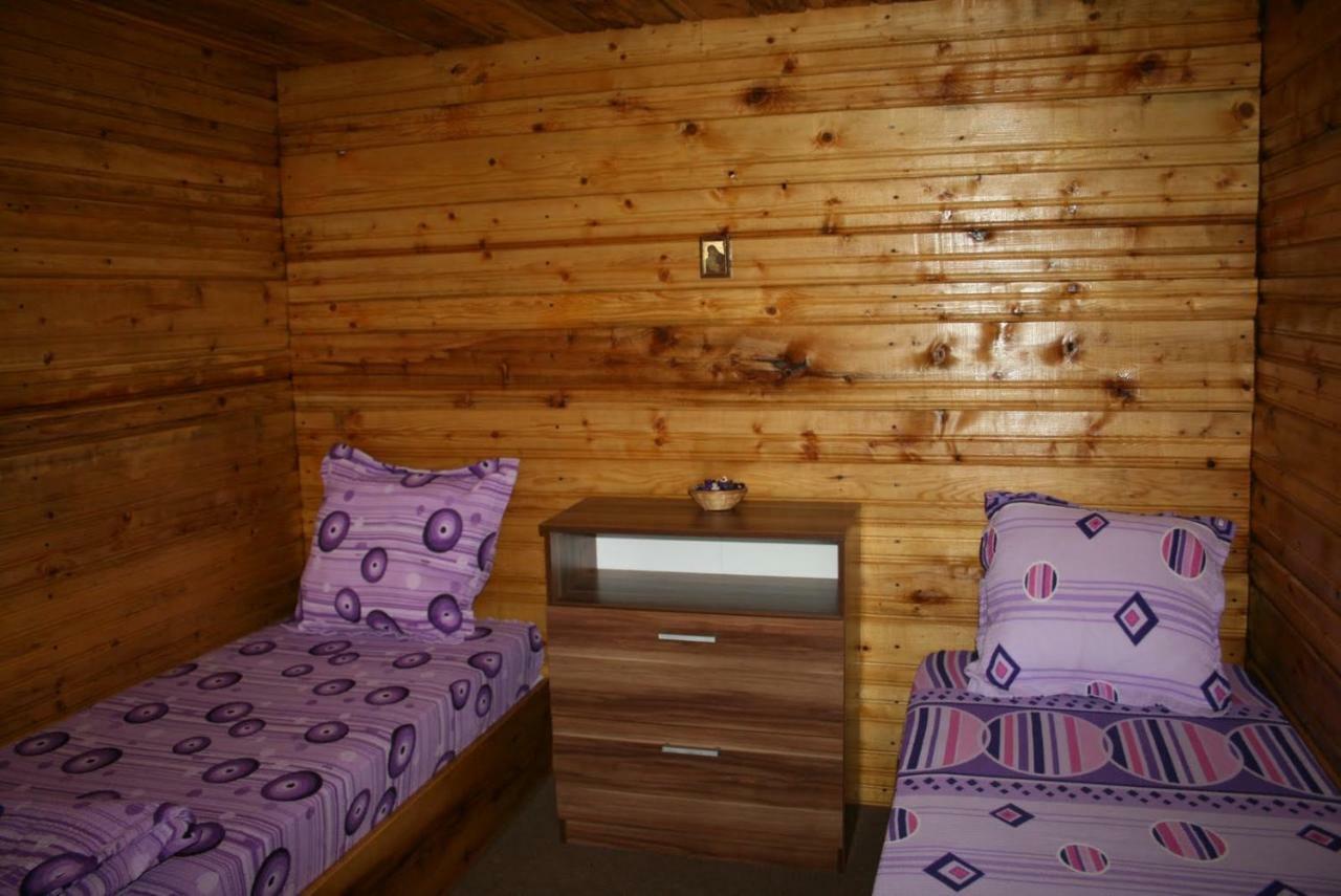 La Nea Paul Guest House Maliuc Exterior foto